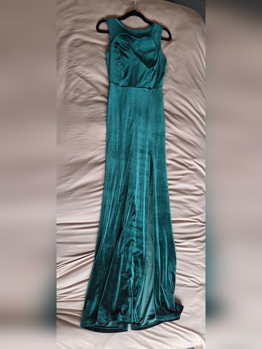 NWT Windsor Hunter Green Velvet Gown - Deep V-Back With Boning - Picture 4 of 13